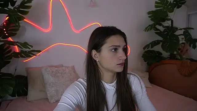 Snapshot of ValeryRoyale chatting on December 9, 8:11 am ValeryRoyale online show from December 9, 8:11 am