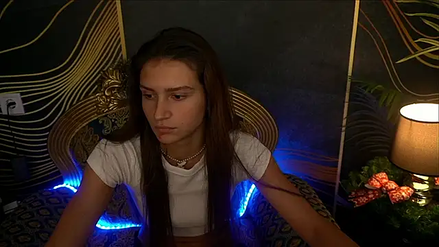 Snapshot of ValeryRoyale chatting on December 20, 1:54 pm ValeryRoyale online show from December 20, 1:54 pm