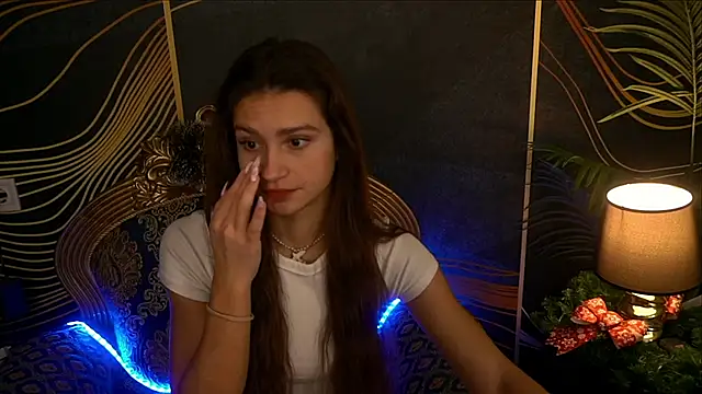 Snapshot of ValeryRoyale chatting on December 24, 10:55 am ValeryRoyale online show from December 24, 10:55 am