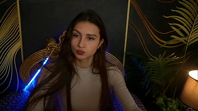 Snapshot of ValeryRoyale chatting on January 22, 2:24 pm ValeryRoyale online show from January 22, 2:24 pm