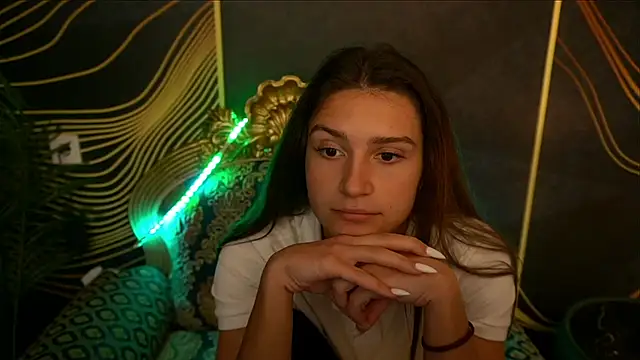 Snapshot of ValeryRoyale chatting on March 12, 1:51 pm ValeryRoyale online show from March 12, 1:51 pm