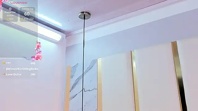 SalommeFlores online show from February 5, 6:35 am