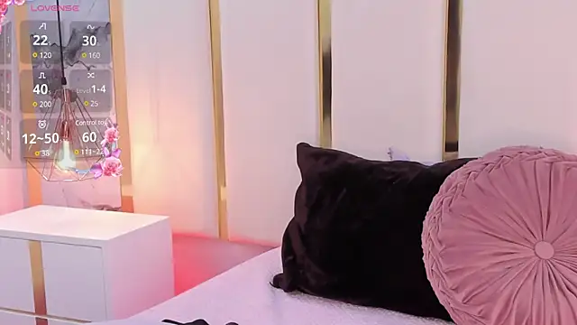 SalommeFlores online show from March 19, 12:15 am