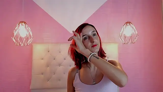 Snapshot of Ambar_Roux_ chatting on February 3, 8:03 pm Ambar Roux online show from February 3, 8:03 pm