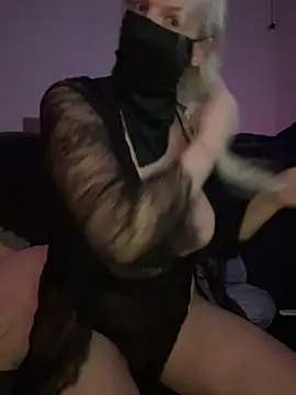 Snapshot of luisa1 chatting on February 6, 8:02 pm luisa1 online show from February 6, 8:02 pm