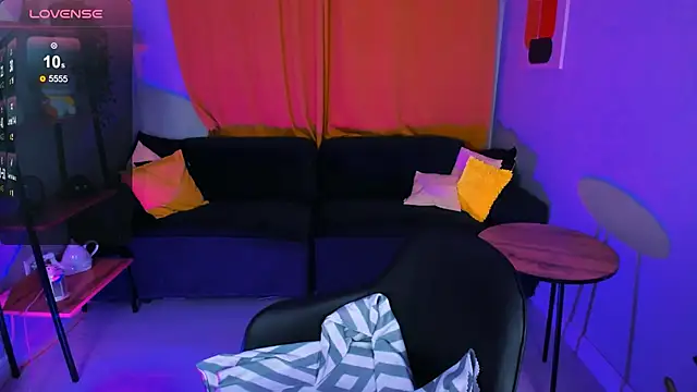 Bunny  of love online show from December 7, 1:40 pm