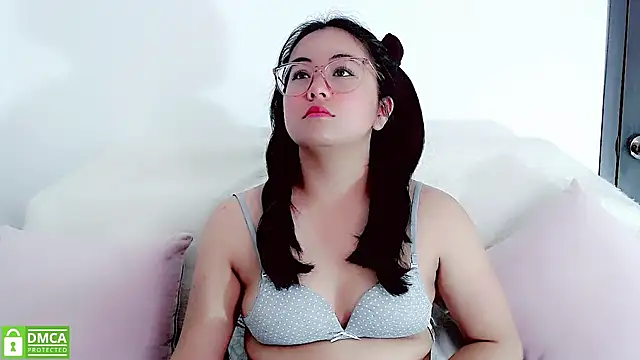 Snapshot of mariana_katto chatting on March 13, 6:01 pm mariana katto online show from March 13, 6:01 pm