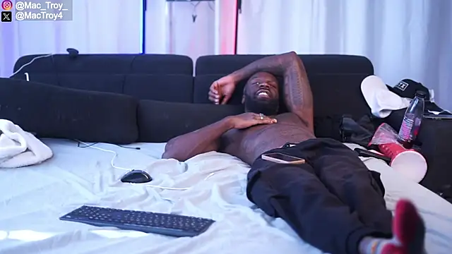 MacTroy online show from September 12, 10:48 am