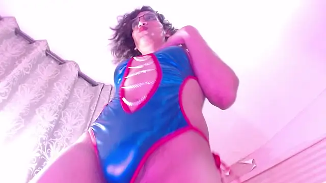 giselle ocampo online show from February 8, 1:11 am