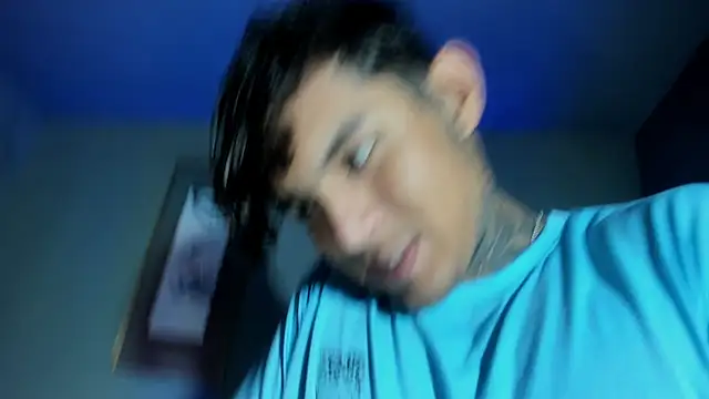 Snapshot of Travistanner_28 chatting on October 22, 3:18 am Travistanner 28 online show from October 22, 3:18 am