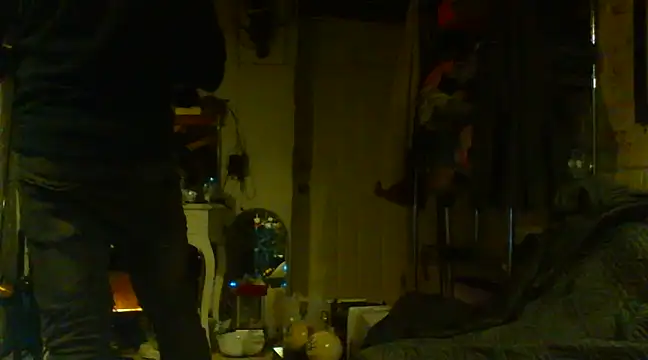 Snapshot of Gman143187 chatting on January 2, 1:17 am Gman143187 online show from January 2, 1:17 am