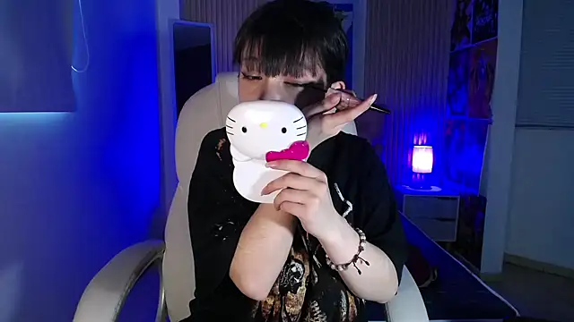 kittyhouse hs online show from September 18, 9:39 pm