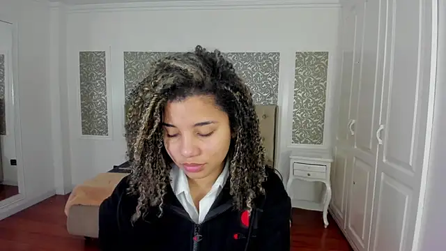 Mayaa ross online show from September 12, 1:38 am