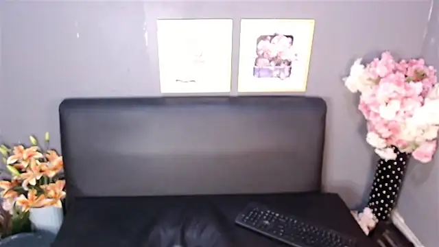 Littleindianmilf online show from March 5, 8:54 am