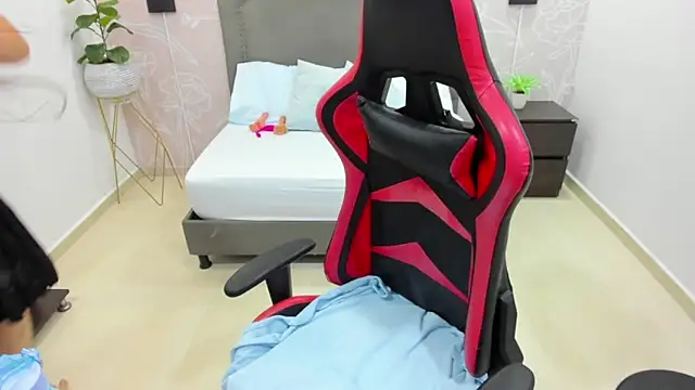 angelica dymond online show from March 8, 12:09 pm