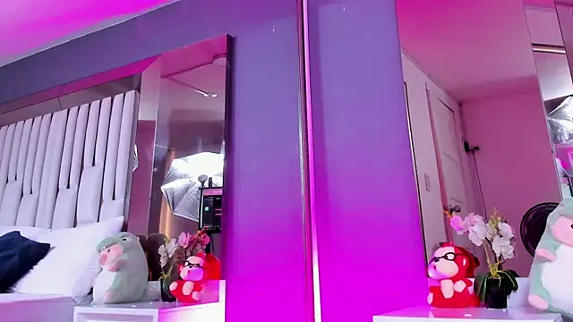 Kitty Eliffe online show from February 28, 10:28 pm