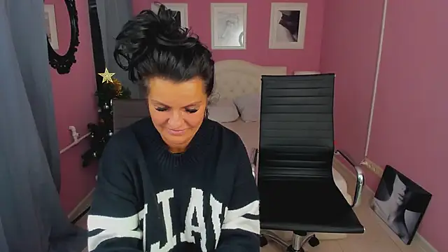 EricaAndPenelopa online show from December 13, 4:33 am