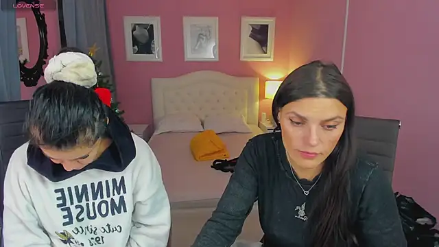 EricaAndPenelopa online show from January 4, 5:16 am