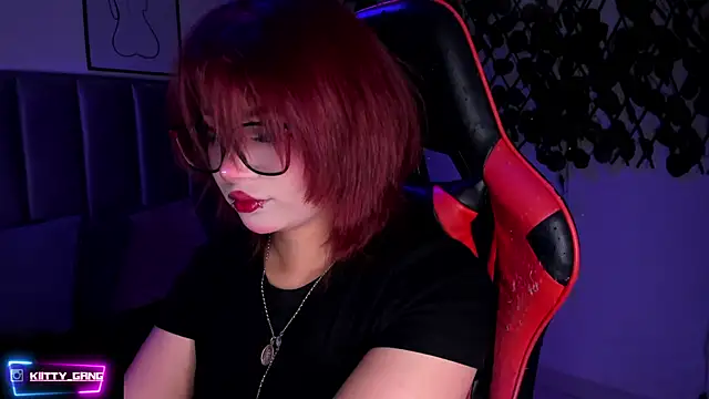 Kitty Gang online show from November 14, 2:32 am