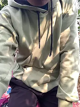 Snapshot of ShroveRising chatting on March 3, 9:33 am ShroveRising online show from March 3, 9:33 am