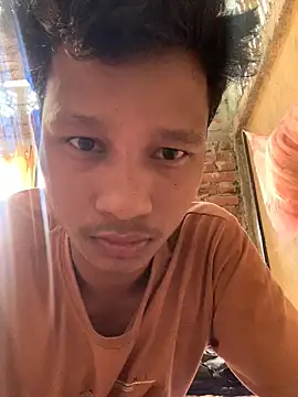 Snapshot of ShroveRising chatting on October 25, 4:31 am ShroveRising online show from October 25, 4:31 am