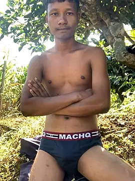 Snapshot of ShroveRising chatting on November 16, 4:18 am ShroveRising online show from November 16, 4:18 am