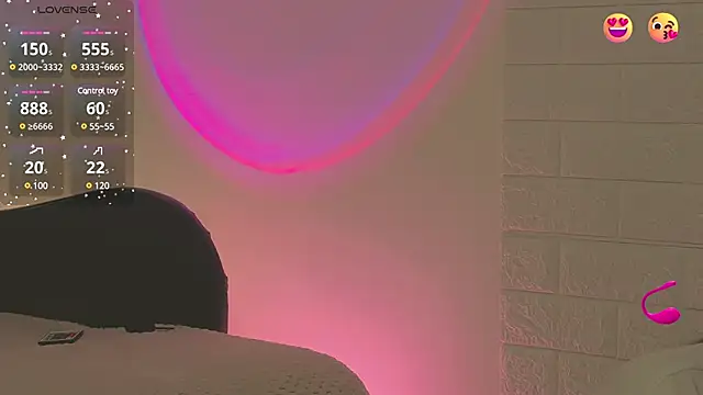 Snapshot of Ariel__Blossom chatting on March 13, 6:26 am Ariel Blossom online show from March 13, 6:26 am