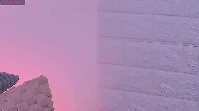 Snapshot of Ariel__Blossom chatting on October 17, 5:32 am Ariel Blossom online show from October 17, 5:32 am