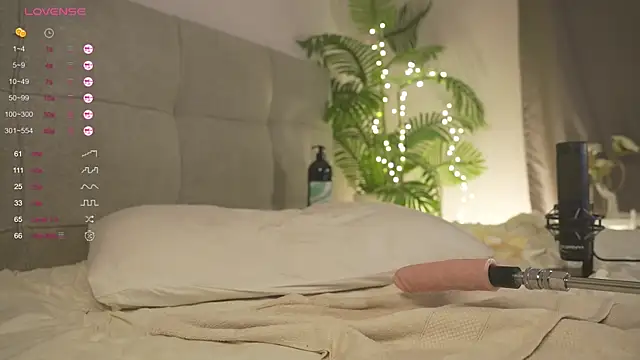 AlmaRobinson online show from February 4, 7:00 pm