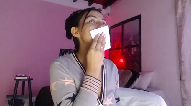 selene gils online show from December 14, 5:29 am