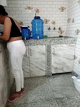 Snapshot of Saroj-Shah chatting on March 19, 8:01 am Saroj-Shah online show from March 19, 8:01 am