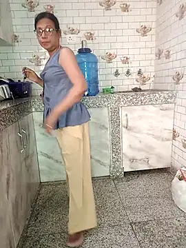 Snapshot of Saroj-Shah chatting on March 20, 11:49 am Saroj-Shah online show from March 20, 11:49 am