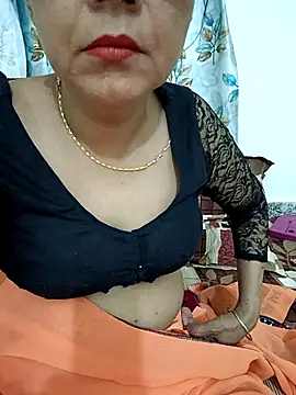 Snapshot of Saroj-Shah chatting on March 22, 10:15 pm Saroj-Shah online show from March 22, 10:15 pm