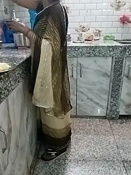 Snapshot of Saroj-Shah chatting on October 4, 5:22 pm Saroj-Shah online show from October 4, 5:22 pm