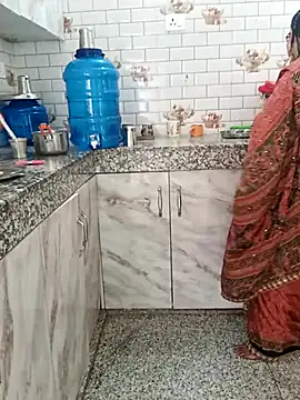 Snapshot of Saroj-Shah chatting on October 5, 5:28 am Saroj-Shah online show from October 5, 5:28 am