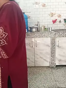 Snapshot of Saroj-Shah chatting on November 12, 6:47 am Saroj-Shah online show from November 12, 6:47 am