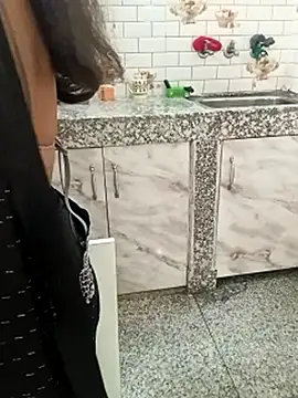 Snapshot of Saroj-Shah chatting on November 22, 6:01 am Saroj-Shah online show from November 22, 6:01 am