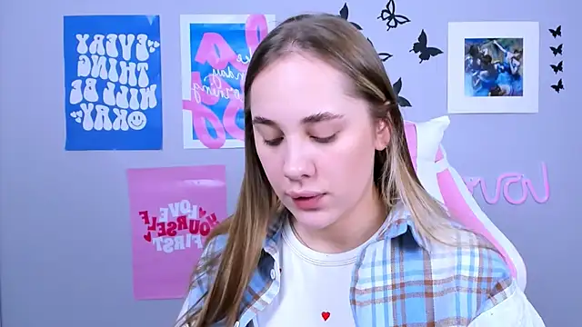 MiaMilas online show from December 16, 4:13 am