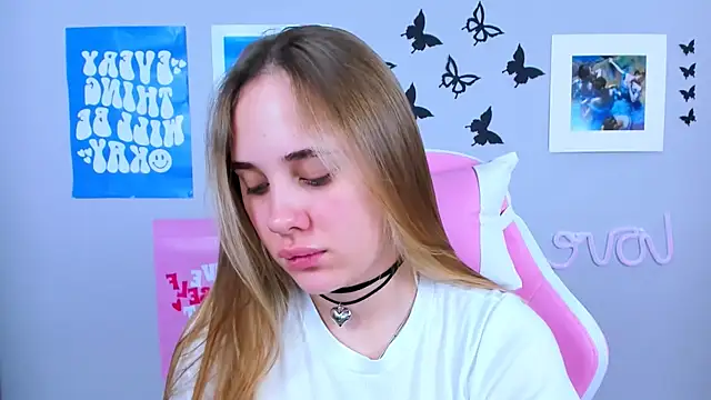 MiaMilas online show from December 23, 4:44 am