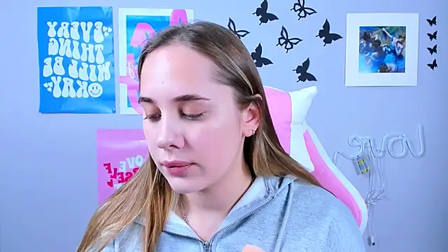 MiaMilas online show from December 25, 4:33 am