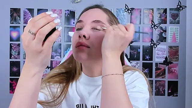 MiaMilas online show from February 11, 9:42 am