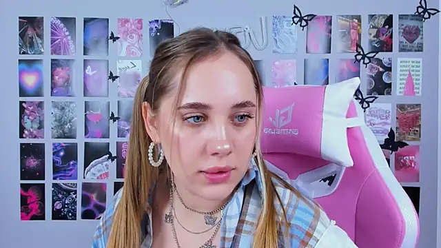 MiaMilas online show from February 20, 11:20 am