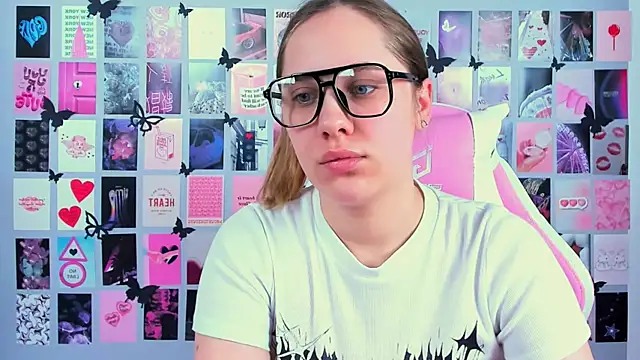 MiaMilas online show from March 21, 6:27 am