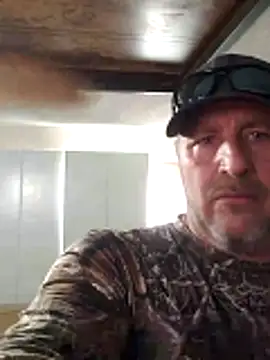 Snapshot of girthbrooks1269 chatting on December 18, 9:10 pm girthbrooks1269 online show from December 18, 9:10 pm