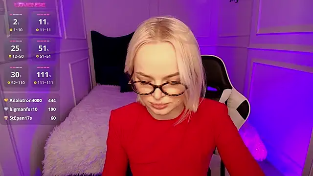 Snapshot of horny_blondiee chatting on January 15, 8:41 am horny blondiee online show from January 15, 8:41 am