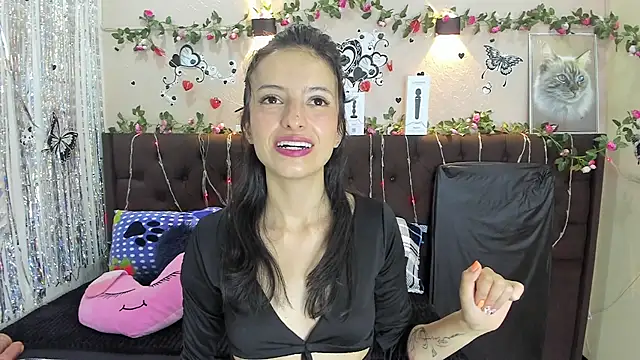 HottCandy21 online show from February 24, 7:19 pm