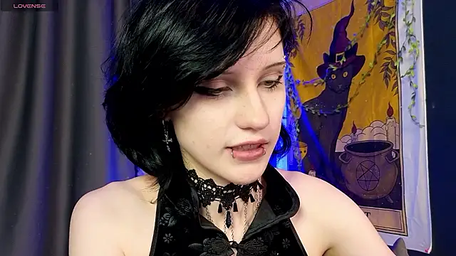 dark vamp  online show from December 4, 3:15 am