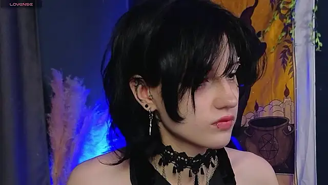 dark vamp  online show from December 6, 9:02 pm