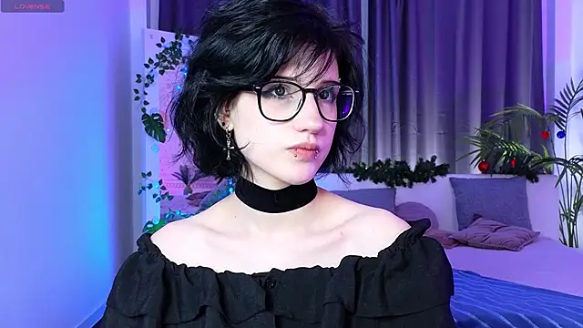 dark vamp  online show from December 21, 9:25 pm