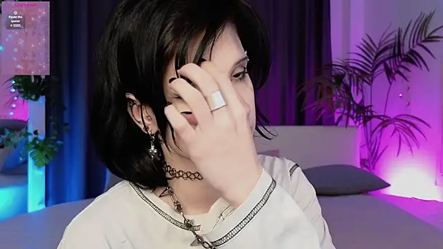 dark vamp  online show from January 20, 2:03 pm